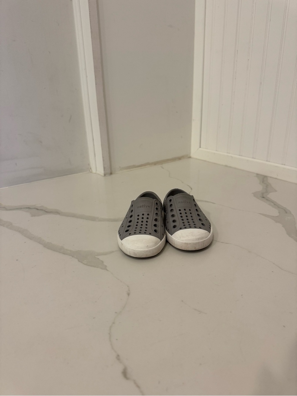 Native Kids Water Slip-On Shoes in Gray and White